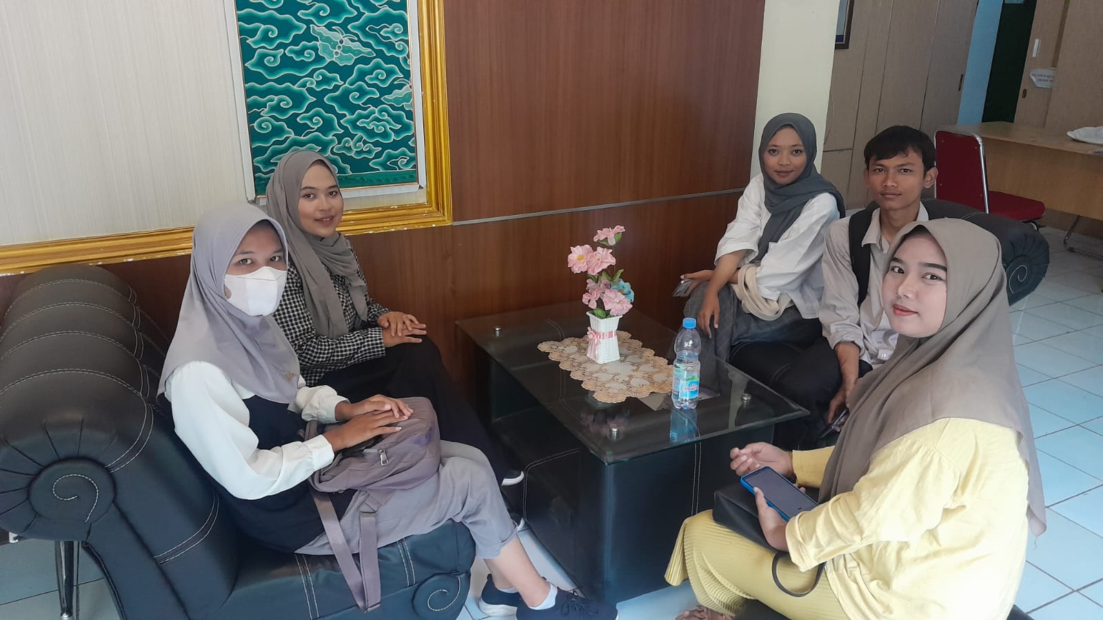 DALAM RANGKA MENJALIN KERJASAMA JURUSAN ILMU FALAK KUNJUNGI KANTOR KEMENTERIAN AGAMA KOTA CIREBON