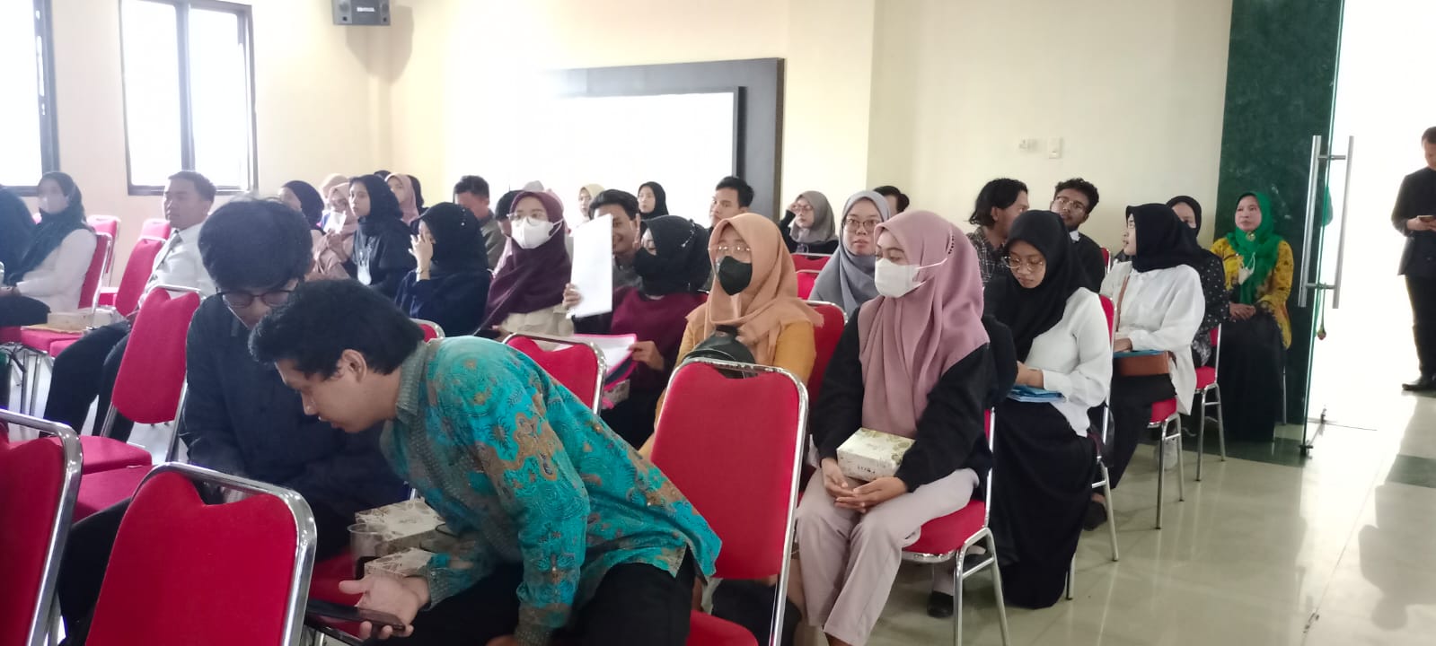 WORKSHOOP BIMBINGAN KARIR FRESH GRADUATE WISUDA KE-25: PELUANG KERJA MASA REVOLUSI INDUSTRY 4.0 DAN SOCIETY 5.0