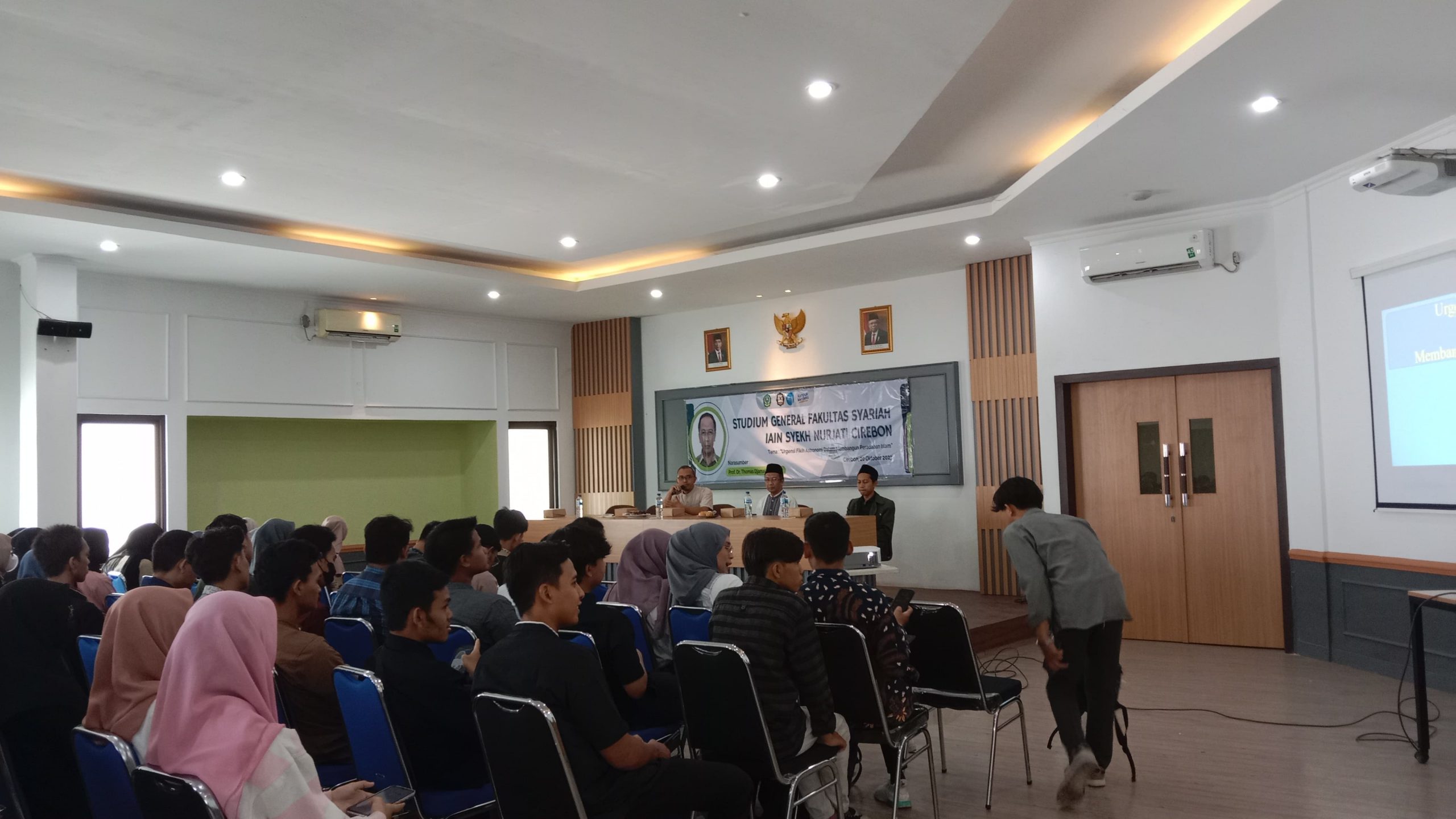 Studium General Fakultas Syariah IAIN Syekh Nurjati Cirebon "Urgensi Fikih Astronomi dalam Membangun Peradaban Islam"